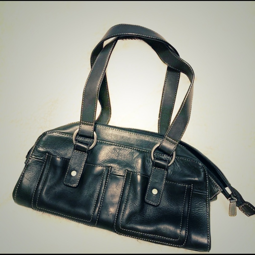 🎀 3/$15 Apostrophe black shoulder bag